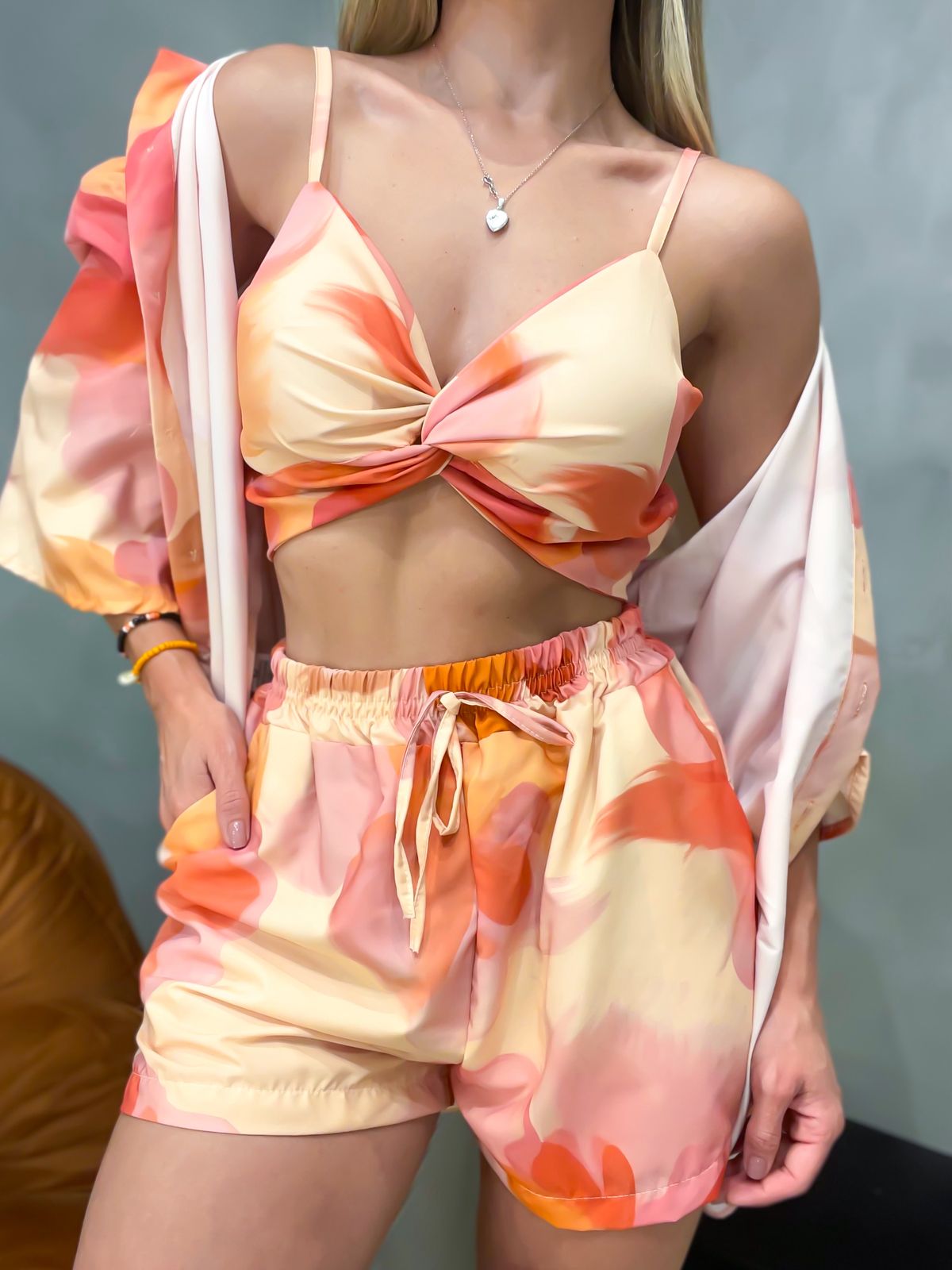 Conjunto em Crepe Camisa com Top e Shorts Estampado Beatriz Ref. 1820