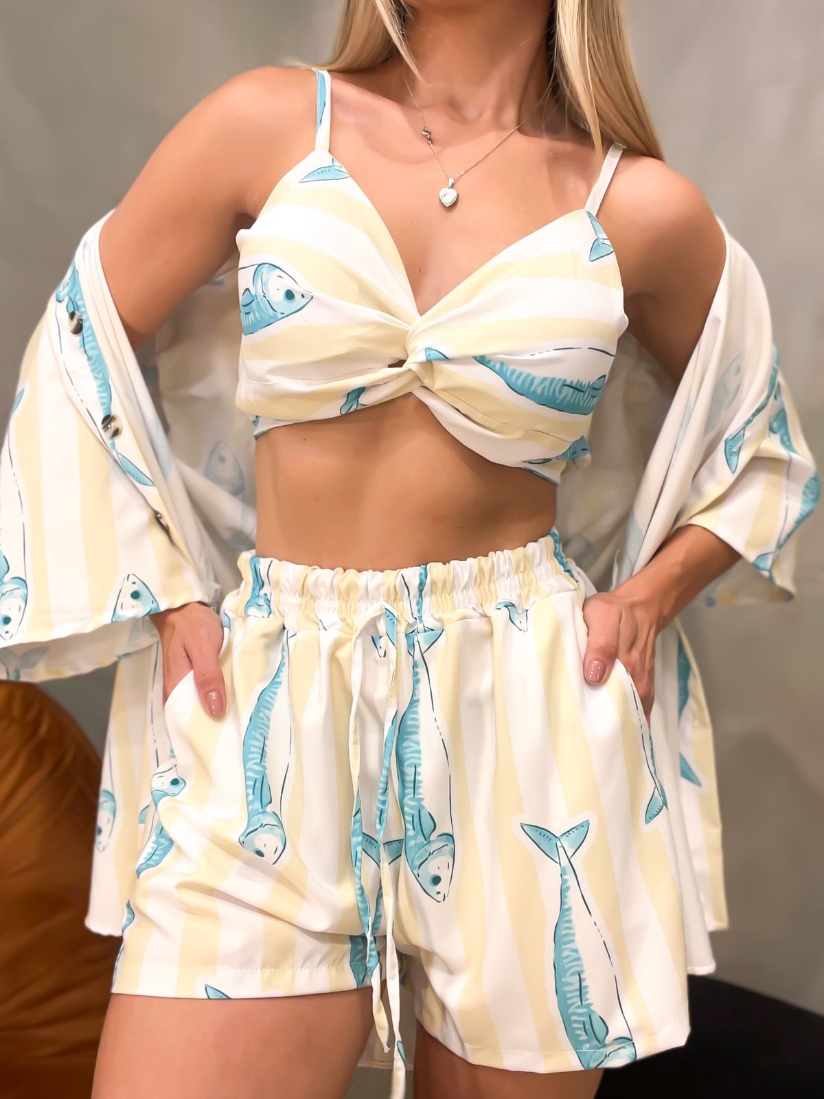 Conjunto em Crepe Camisa com Top e Shorts Estampado Beatriz Ref. 1820